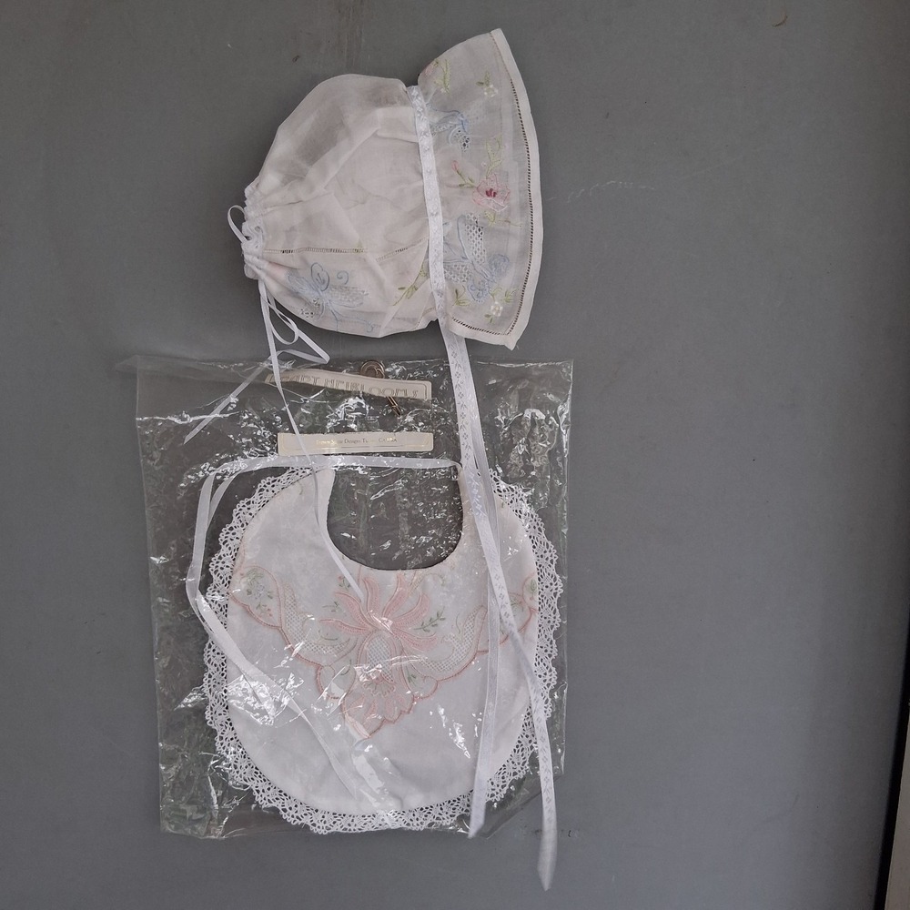 Vintage Style Baby Girl Boutique Heirloom Embroidered Bonnet And Bib New